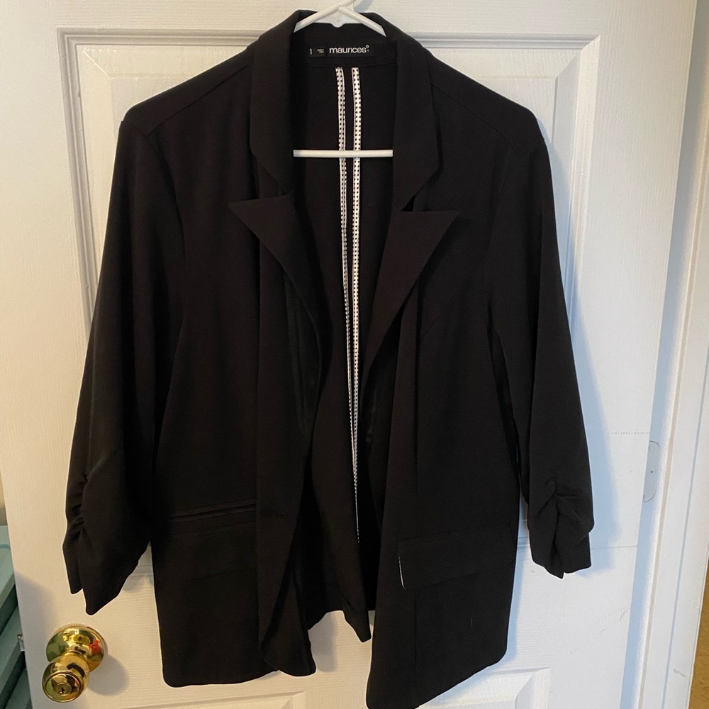 Maurice’s Black crop Sleeved Jacket